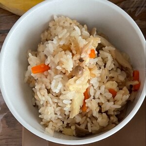 高野豆腐と人参の優しい炊き込みご飯